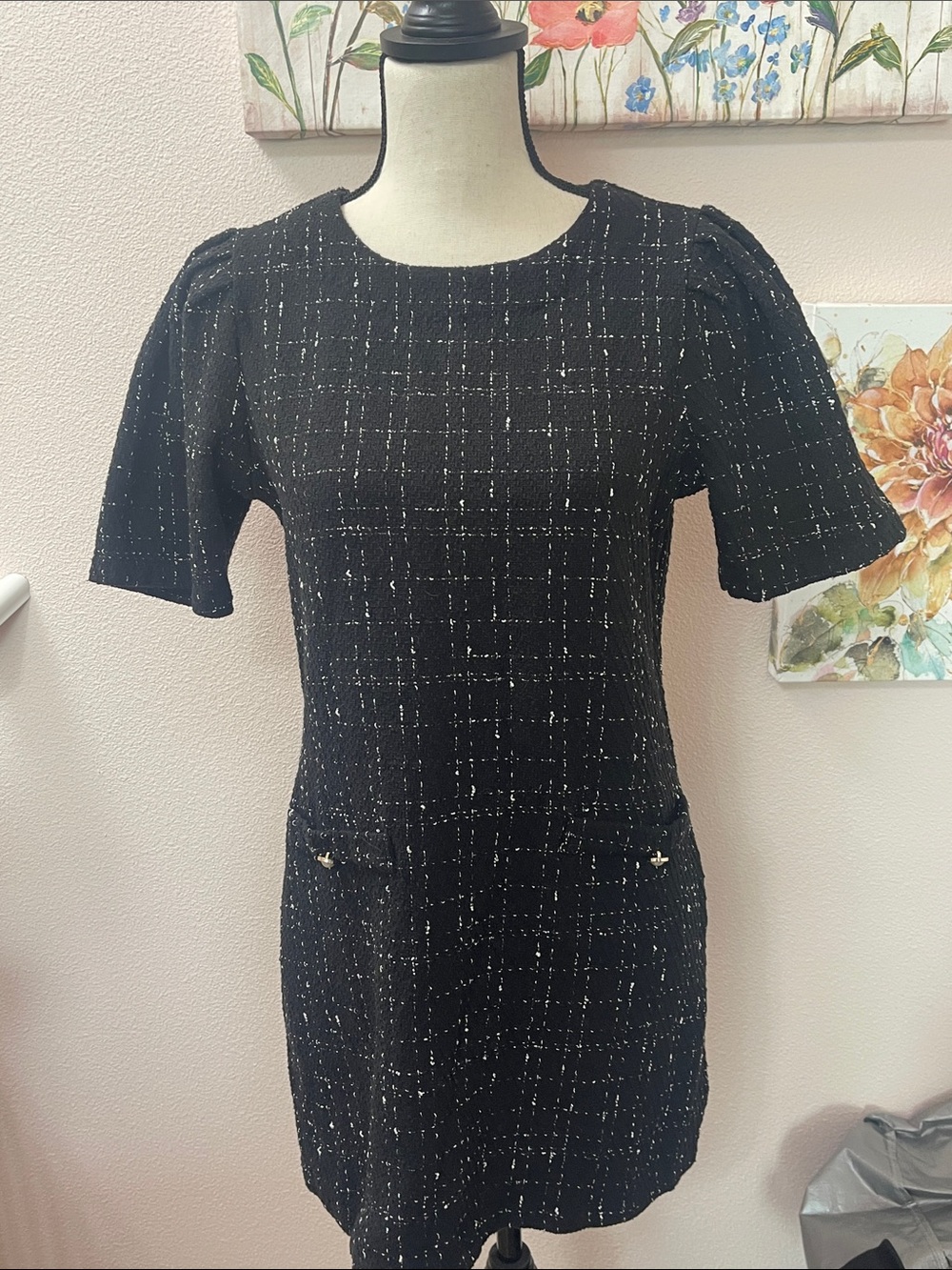 Black Tweed Short Sleeve Shift Dress with Subtle White Fleck